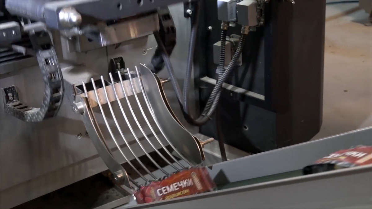 videoplayback.00 03 39 22.